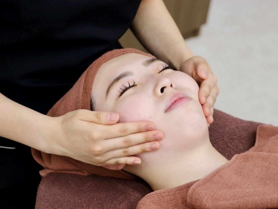 フェイスリンパマッサージ