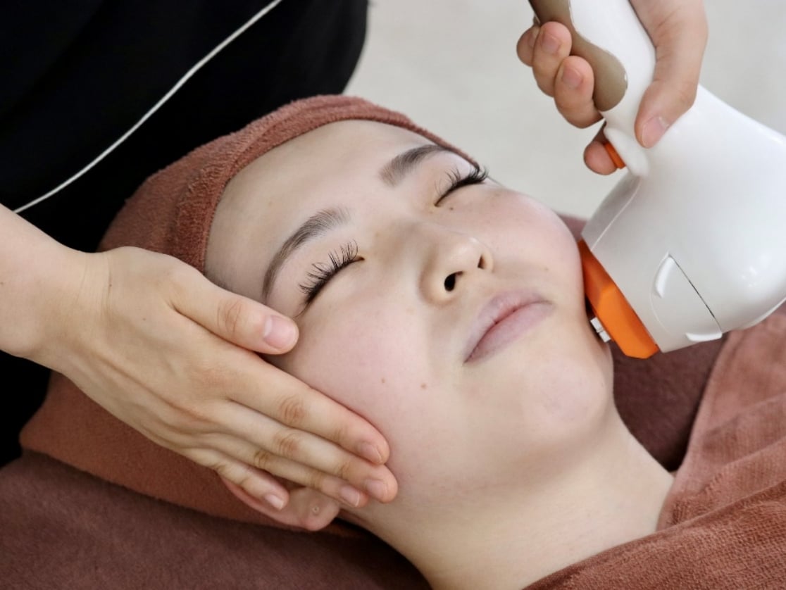 光フェイシャルでシミ取り集中ケア